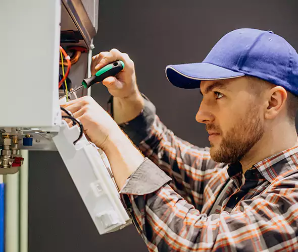Expert Plumber for Tankless Water Heater Maintenance in Palmetto Bay, FL: Schedule Professional Maintenance Services with Us